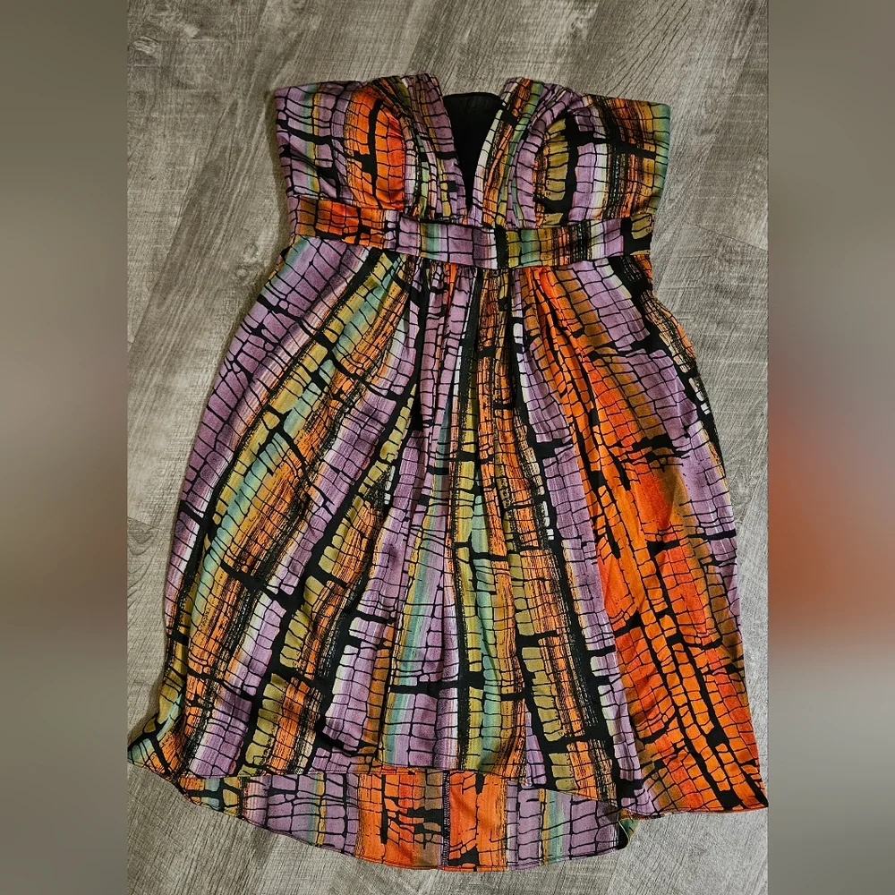 Strapless BCBG Colorful Snake Skin Empire Wait Dress. Size 2 - Picture 2 of 5